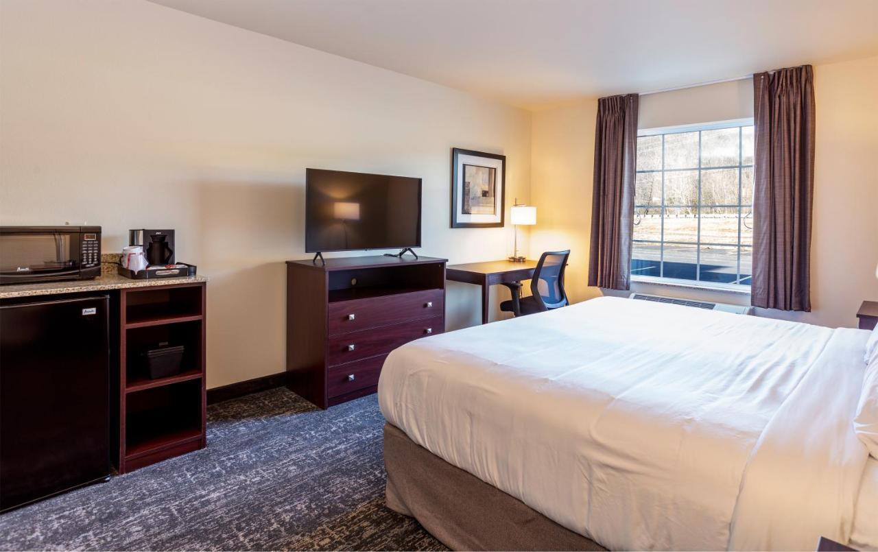 Cobblestone Inn & Suites - Brookville Dış mekan fotoğraf