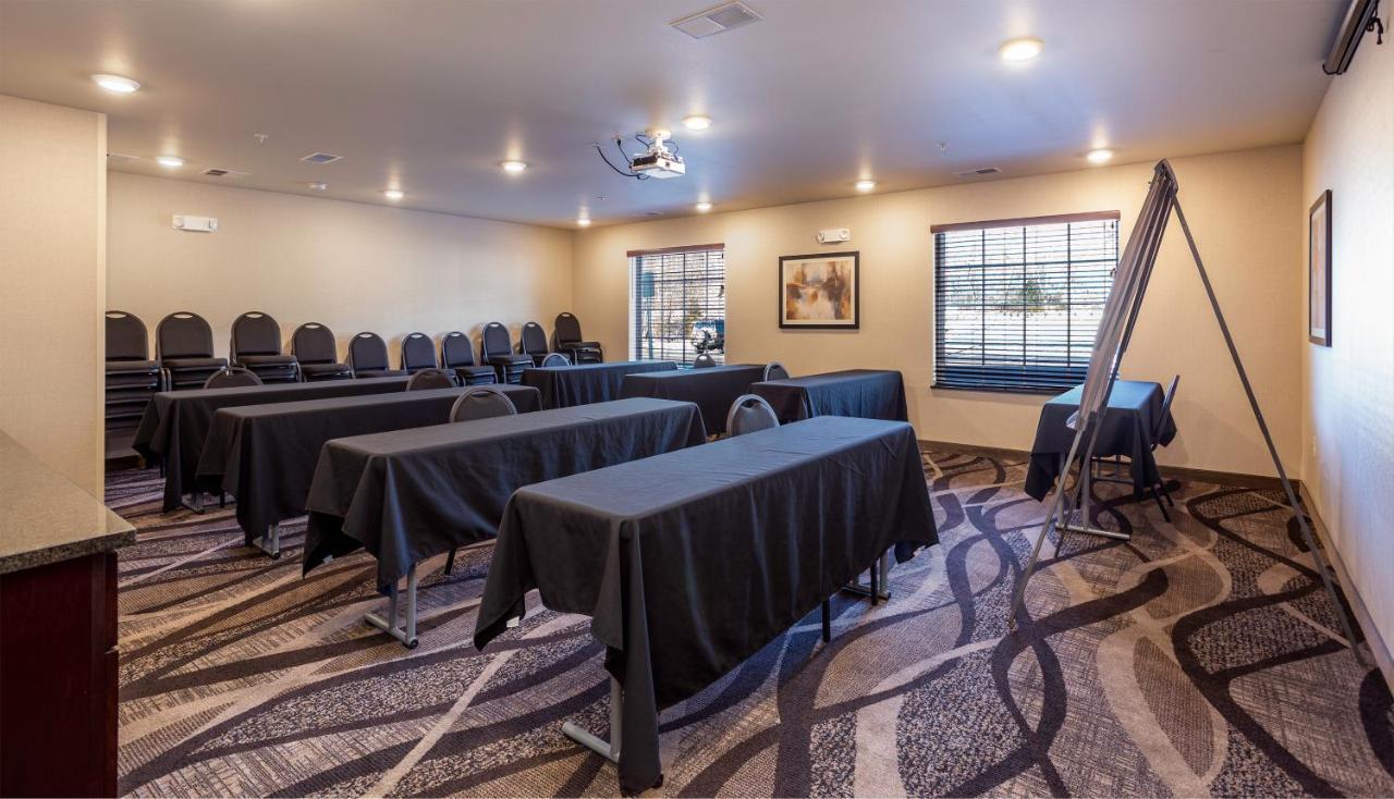 Cobblestone Inn & Suites - Brookville Dış mekan fotoğraf