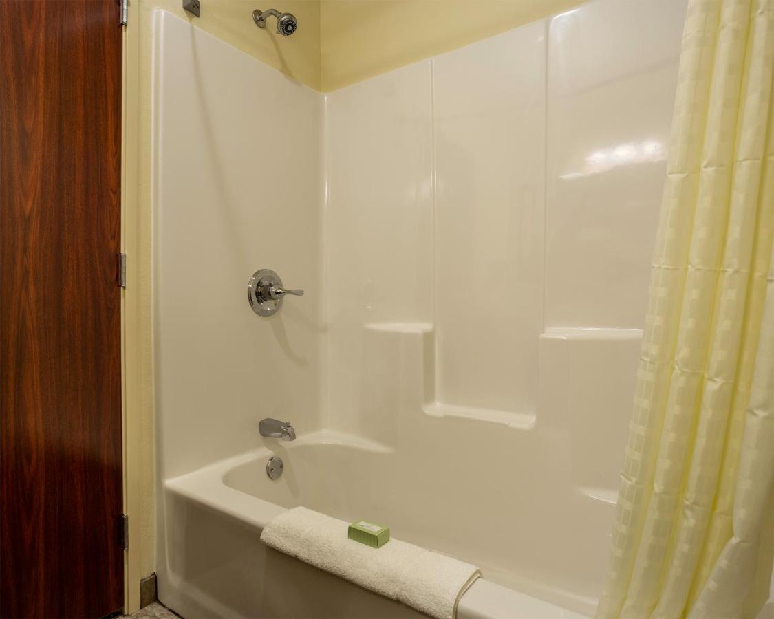 Cobblestone Inn & Suites - Brookville Dış mekan fotoğraf